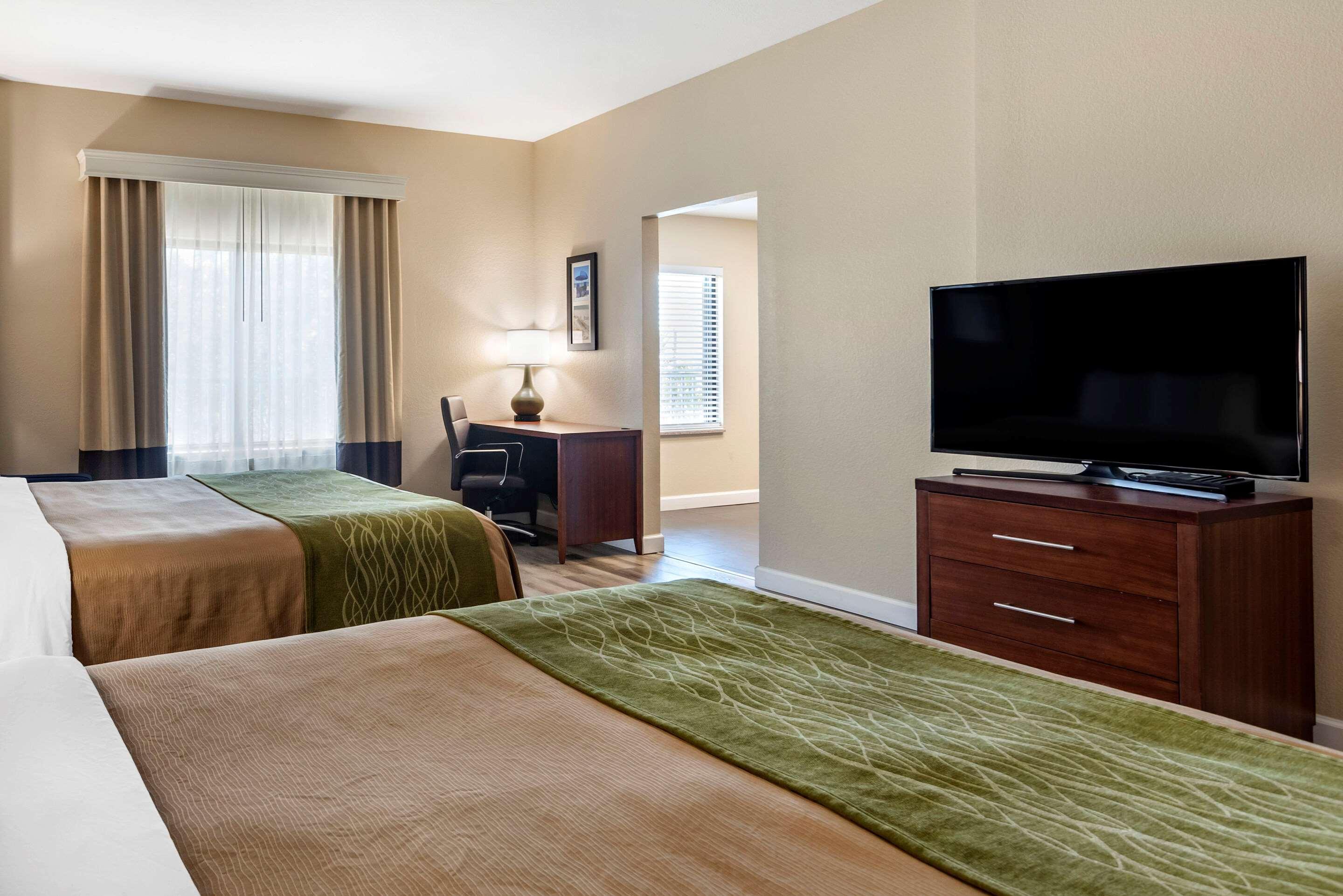 Comfort Inn & Suites Fort Walton Beach Bagian luar foto